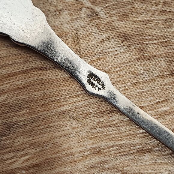 Sterling Silver Vtg BM Co Fort Frances CANADA SOUVENIR SPOON 3.75” Enamel Crest - Picture 4 of 6